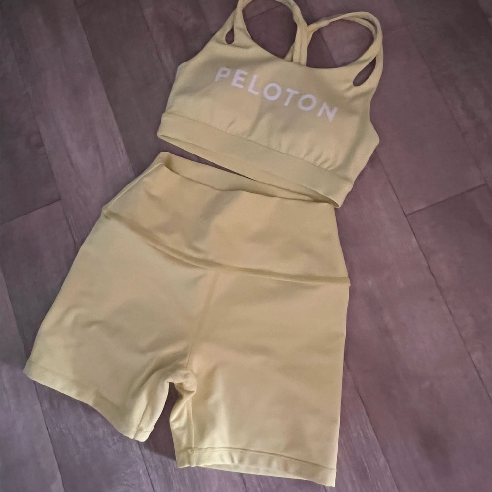 Workout set. Peloton bold color xs